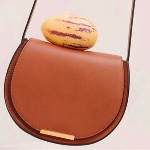 Cuyana Mini Saddle Bag in Caramel Miele Tan Leather Crossbody Bag